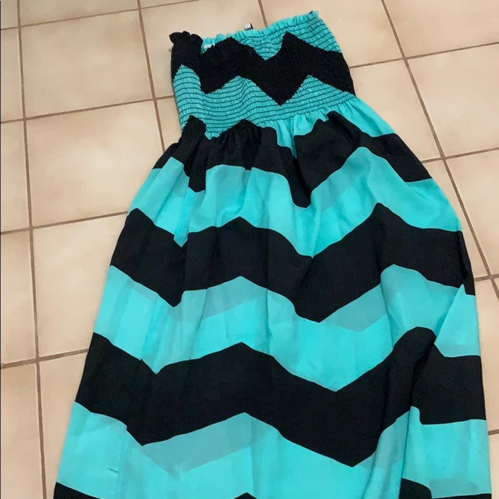 Cute maxi dress!